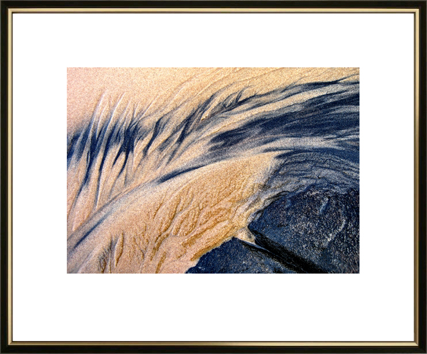 These are not float-mounted, and work well in a thin black/gold frame These are not float-mounted, and work well in a thin black/gold frame